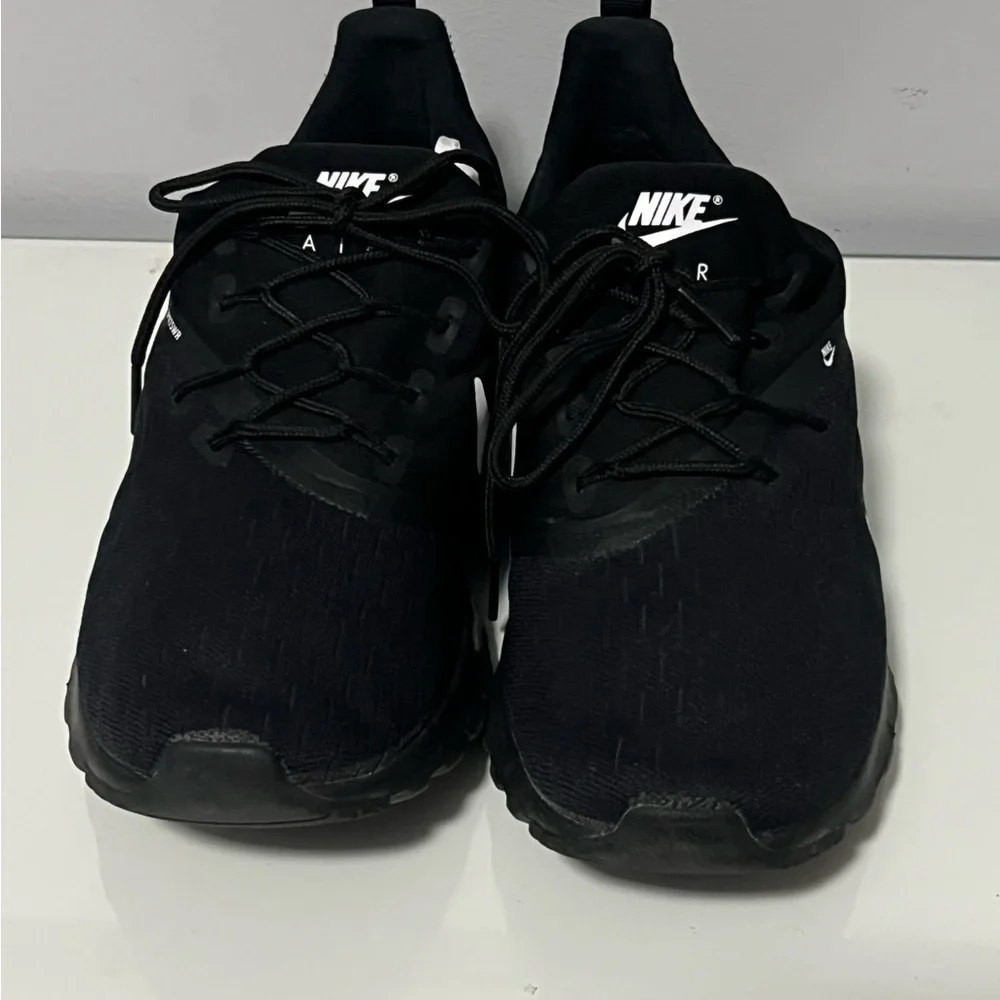 Nike Men's Black Athletic Shoes